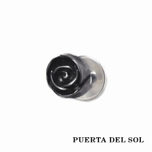 PUERTA DEL SOL 開花 薔薇 小ぶり ピアス ブラック シルバー950 チタンコーティング ユニセックス シルバーアクセサリー 銀 SV950 ブリタ