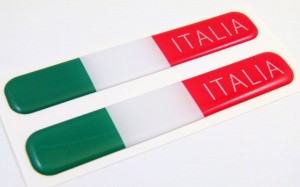 イタリアイタリアItalia国旗ドーム型デカールエンブレム樹脂車ステッカー5? x 0.82? 2pc。