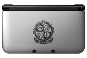 【中古品】ニンテンドー３ＤＳ　ＬＬ　マリオシルバー　（限定版）(中古品)