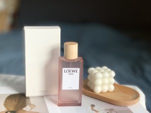 LOEWE 新型です 紫の泉ですレディ香水です 並行輸入品