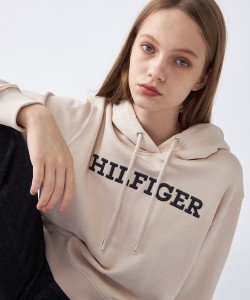 トミー ヒルフィガー（Tommy Hilfiger）/レギュラーモノタイプエンブロイダリーパーカー