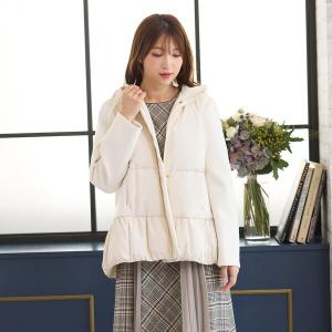 Chesty ビジューペプラムダウンコート