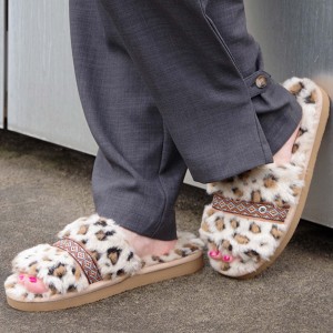 ミネトンカ（MINNETONKA）/エコファー レオパード フラットサンダル LONDON LEOPARD