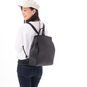 スーツセレクト（SUIT SELECT）/【サフィアーノ型押合皮】スクエア型バックパック ブラック 黒 軽量 リュック バッグ 鞄