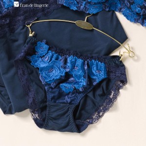 フランデランジェリー（fran de lingerie）/ゴージャス薔薇刺繍しっかりフィット 「グレースイストグランデ」 ショーツ