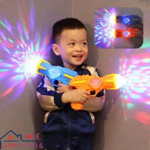 Patymo LEDバブルガン クリア色(電動シャボン玉ピストル/音無し Amazon | Patymo 光る!LEDバブルガン(電動シャボン玉ピストル