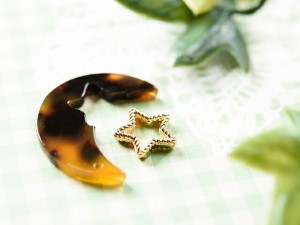 べっ甲風パーツ 空枠付き 三日月×星 1個 ピアス イヤリング ハンドメイド パーツ 材料