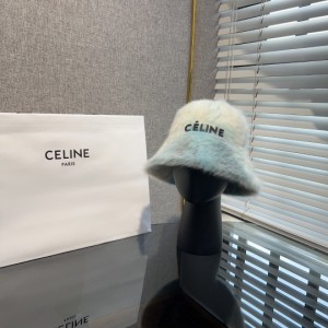 CELINE セリーヌ秋冬ウサギのぬいぐるみバケットハット