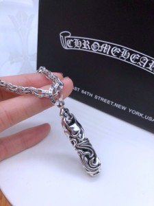 [Chrome Hearts] クロハート円柱藤の花ペンダントネックレスです