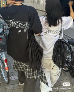 Stussy  ステューシー  デジタルプリント半袖