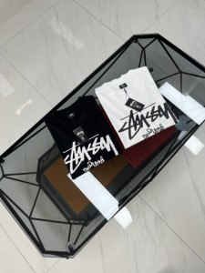 Stussy   ステューシー  モノグラム・ロゴ・プリント半袖