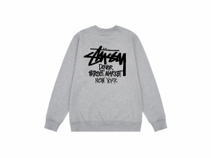 Stussyステューシーニューヨークストリート限定o丸首パーカーです