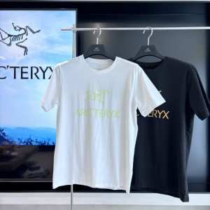 ARC'TERYX アークテリクスメンズ ラウンドネック ビッグロゴプリント 半袖Tシャツ