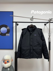 [Patagonia]  パタゴニアの2023秋冬の新モデルの男性の暖かいフード付きの着脱式の綿の服のジャケットです