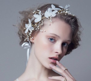 ヘッドドレス 髪飾り ヘアアクセサリー ヘッドアクセサリー カチューシャ 花モチーフ フラワー ティアラ 花