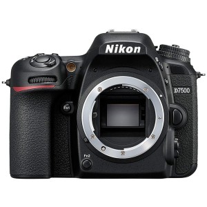Nikon D7500 ボディ ブラック [デジタル一眼レフカメラ (2151万画素・レンズ別売)]【あす着】
