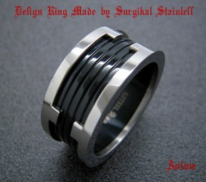 ステンレス リング 指輪 メンズにオススメ シルバー＆ブラック  送料無料　r1348