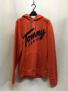 【古着】TOMMY JEANS トミージーンズ パーカー　オレンジ　ロゴプリント　フーディ　フード　メンズ　トップス　Sサイズ　コットン　ポリ