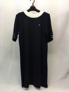 【古着】FRED PERRY フレッドペリー　半袖　ワンピース　ネイビー　ホワイト　胸　ロゴ刺繍　レディース　サイズ8　レーヨン　F8404／ワ 