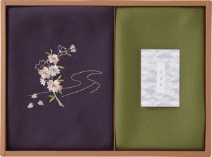 春の贈り物ギフト　刺繍入り二巾風呂敷＆金封包み 草花の遊び 紫 風呂敷：71×70cm、金封包み：38×37cm