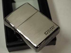 ジッポーZippo ARMOR シンプルロゴ・シャインレイ 彫刻アーマー黒銀SBN ブラック 新品