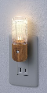 （まとめ買い）ELPA LEDセンサー付ライト 木目温白 PM-LW100(L) 〔×3〕