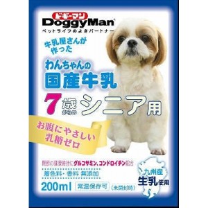 （まとめ買い）ドギーマン わんちゃんの国産牛乳 7歳からのシニア用 200ml 犬用おやつ 〔×24〕