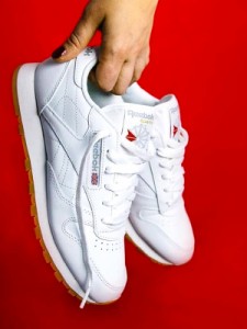 Reebok CLASSIC リーボック スニーカー クラシックレザー メンズ レディース ローカット Classic Leather Shoes ウィンドウ ボックス ロ