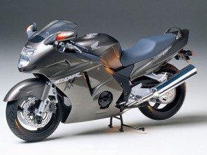 1/12 プラモデル オートバイシリーズ【Honda CBR1100XXスーパーブラックバード】TAMIYAタミヤ