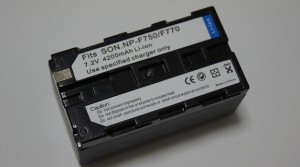 SONY  NP-F750/NP-F770対応互換大容量バッテリー4200mAh☆VX2100 HDR-FX1 