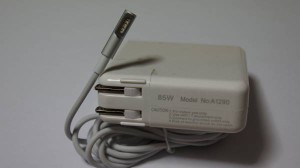 MacBook Pro MagSafe 対応ACアダプタ (85W 18.5V　4.6A) A1290