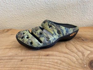 KEEN　キーン　ヨギ　YOGUI ARTS（ヨギアーツ）CAMO GREEN