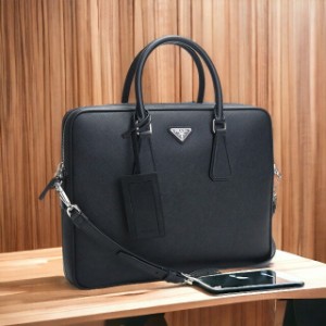 【6/23限定★1000円OFFにさらに+3倍】 プラダ ブリーフケース メンズ PRADA SAFFIANO TRAVEL レザー イタリア 2VE368 NERO ブラック バッ