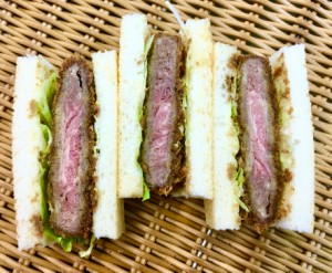 【肉厚ビーフカツサンド】肉厚なビーフカツのボリューム満点・惣菜系サンドイッチ
