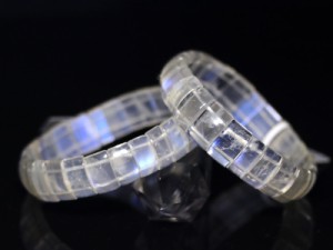 ☆高品質☆【天然石 ブレスレット】ムーンストーン(最高級)  バングル (約10x6mm) パワーストーン 母の日 ギフト