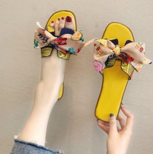 夏新作　サンダル　　スリッパ　　カジュアル　韓国ファッション　フラットシューズ　蝶々　ビーチ