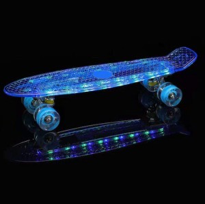 キッズ コンプリートスケートボード 55.8センチ ブルー Yhstapery 子供用 スケボー 光るスケートボード Kids Skate Board with Led Light