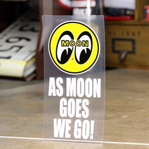 ムーンアイズ ステッカー 車 アメリカン バイク ヘルメット アメ車 ホットロッド MOONEYES 転写 AS MOON GOES WE GO!＿SC-DM204-MON