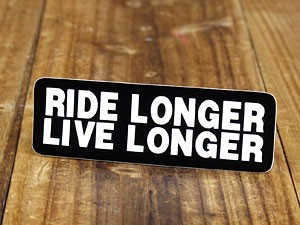 ステッカー ヘルメット 車 アメリカン バイク RIDE LONGER LIVE LONGER 長く乗り、長く生きよ＿SC-059-GEN