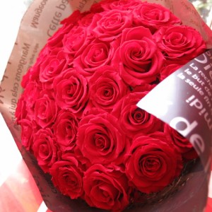 成人祝い プリザーブドフラワー 花束 赤バラ 成人の日 大輪系赤バラ20本使用 枯れない プリザーブドフラワー 花束