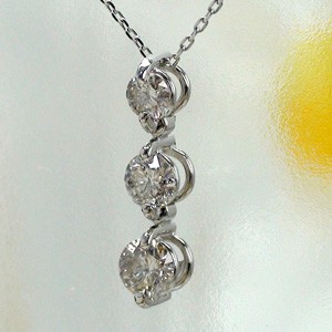 ダイヤ0.30ct トリロジーネックレス:スリーストーン:ダイヤネックレス K18ゴールド【コンビニ受取対応商品】  ホワイトデー プレゼント