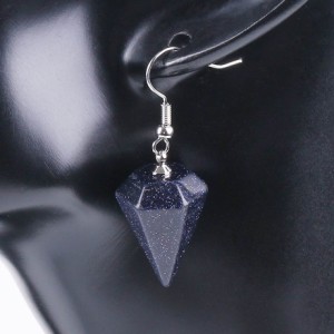 ピラミッドドロップ ブルーサンド ステンレスピアス 1個販売 青色 ブルー ヒーリングストーン 天然石風 ダイヤモンド型  揺れる シンプル