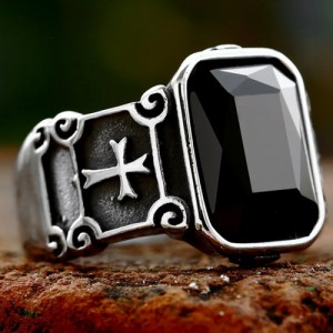 スクエアブラックストーンクロス ステンレスリング（ERB038）サイズ/30号 黒色 ブラック ストーン 四角形 印台型 十字架 かっこいい 指輪