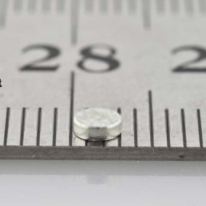 マグネットパーツ（3mmx1mm） 1個販売 磁石 ピアス イヤリング マグネット DIY用 マグネットピアス メンズ レディース キャッチ 貼る 磁