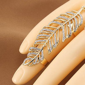 オーガスタアーマーリング 羽根 フェザー 金色 ゴールド 大きい クリスタル ジルコニア ラインストーン オモシロ 面白い 結婚式 指輪 メ
