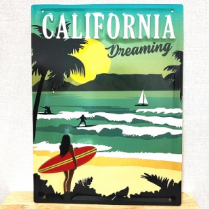 ブリキ看板 レトロ CALI. DREAMING エンボスリゾートサイン アメリカン カリフォルニア ビーチ 海 サーフボード プレート