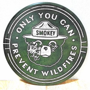 ブリキ看板 SMOKEY BEAR ビンテージ ラウンド メタルサイン スモーキーベア クマ アメリカン インテリア 雑貨 ガレージ