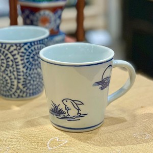 染付陶器 マグカップ コーヒーカップ 湯呑み 陶器 月兎 満月 お月見 うさぎ 兎 和風 和柄 おしゃれ ギフト モダン 和 シンプル19lh57-ek-