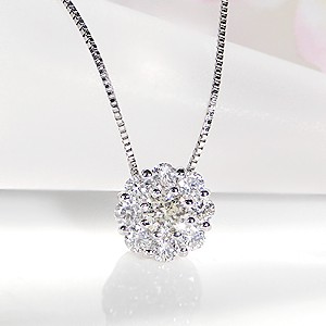 PT900 0.9ct ダイヤモンド フラワーモチーフ ネックレス☆透明感ある輝き！すべてクラリティSIクラスダイア！【送料無料】【ダイヤ】