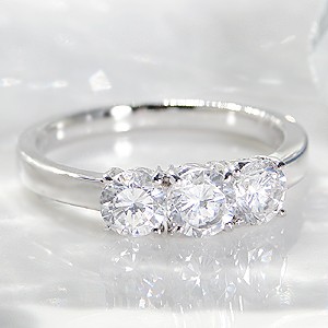 ☆pt900 スリーストーン　ダイヤモンド リング【1.0ct】☆トータル１カラットのボリューム感！/【送料無料】【刻印無料】【代引手数料無